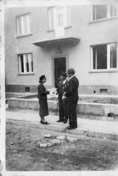 17_natalia_skorek_rozmowa z dyrektorem szkoly_ ulanow_1936